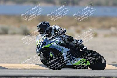media/Oct-05-2025-CVMA (Sun) [[beeef4f201]]/Race 5-Amateur Supersport Open (Holeshot)/